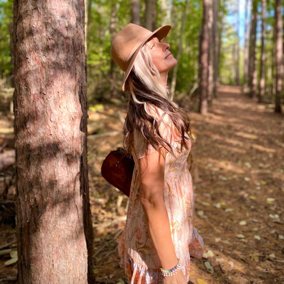 🌻🍂🍁Hello BEAUTIFUL POSHERS 🍁🍂🌻 - Picture 3 of 7